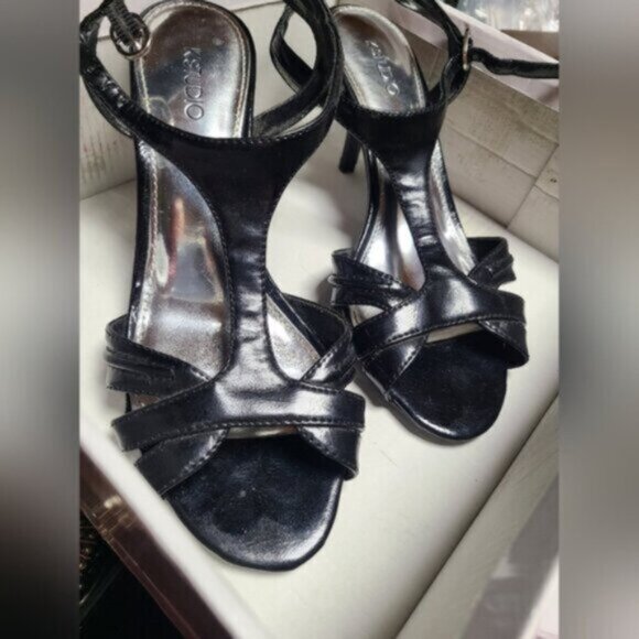 K Studio Patent Black Shiny Merna Strappy Low Heel Sandal Open Toe - Picture 2 of 6